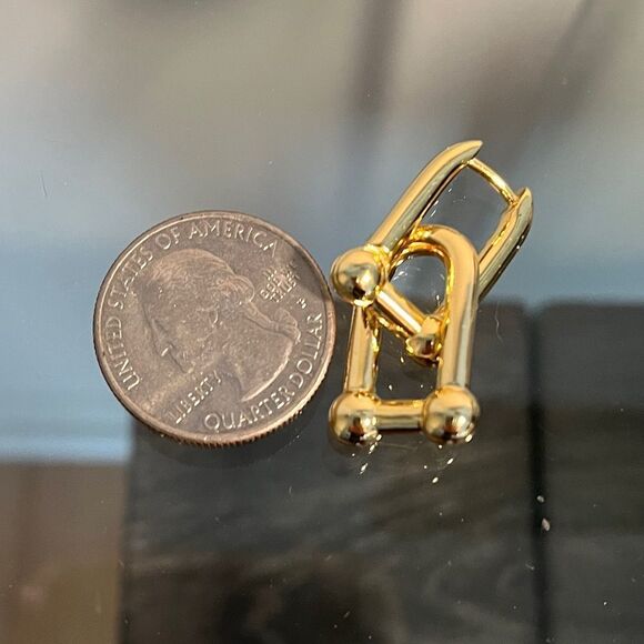 The U Link 2 in 1 Statement Drop Earring in Gold 925/14k - Picture 3 of 9